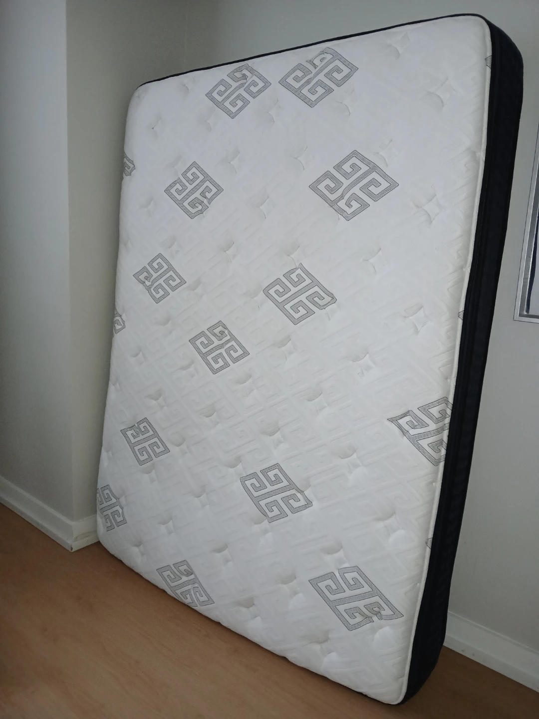 KINGSDOWN QUEEN MATTRESS — MUST GO THIS WEEK ⚡ - photo 4