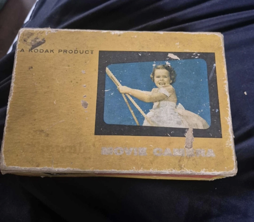 Kodak Brownie Movie Camera Model 2 - photo 2
