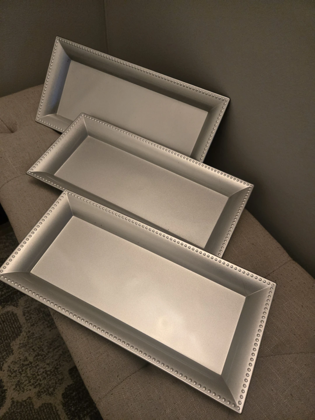 Set of 3 Silver Charger Plates 🌱