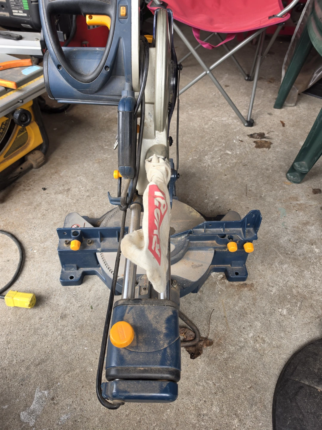 Compound miter saw !!!NEEEDS TO GO!!!!