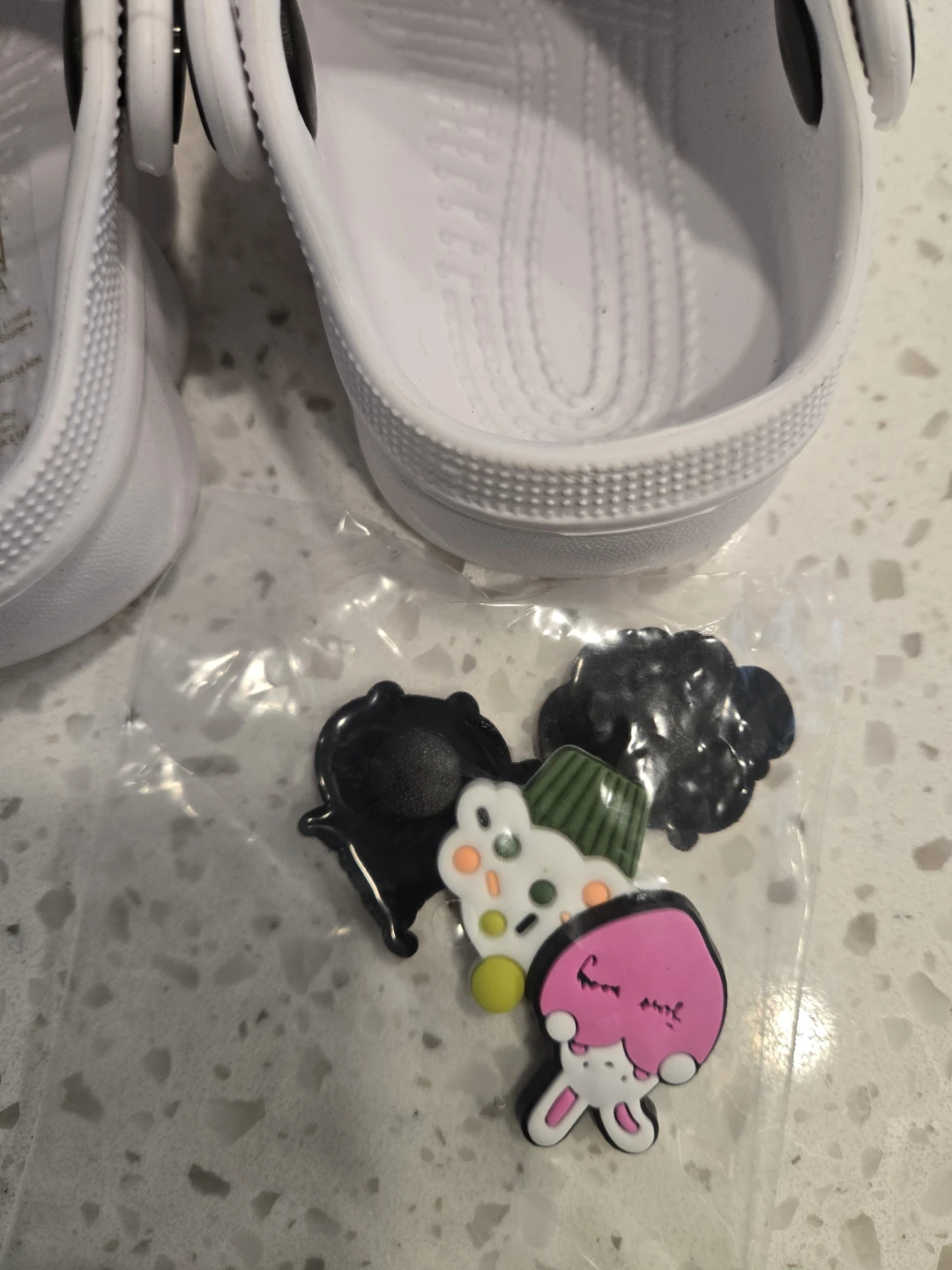 🌱White Crocs-style Clogs with Charms - Size 18 US 3 - photo 3
