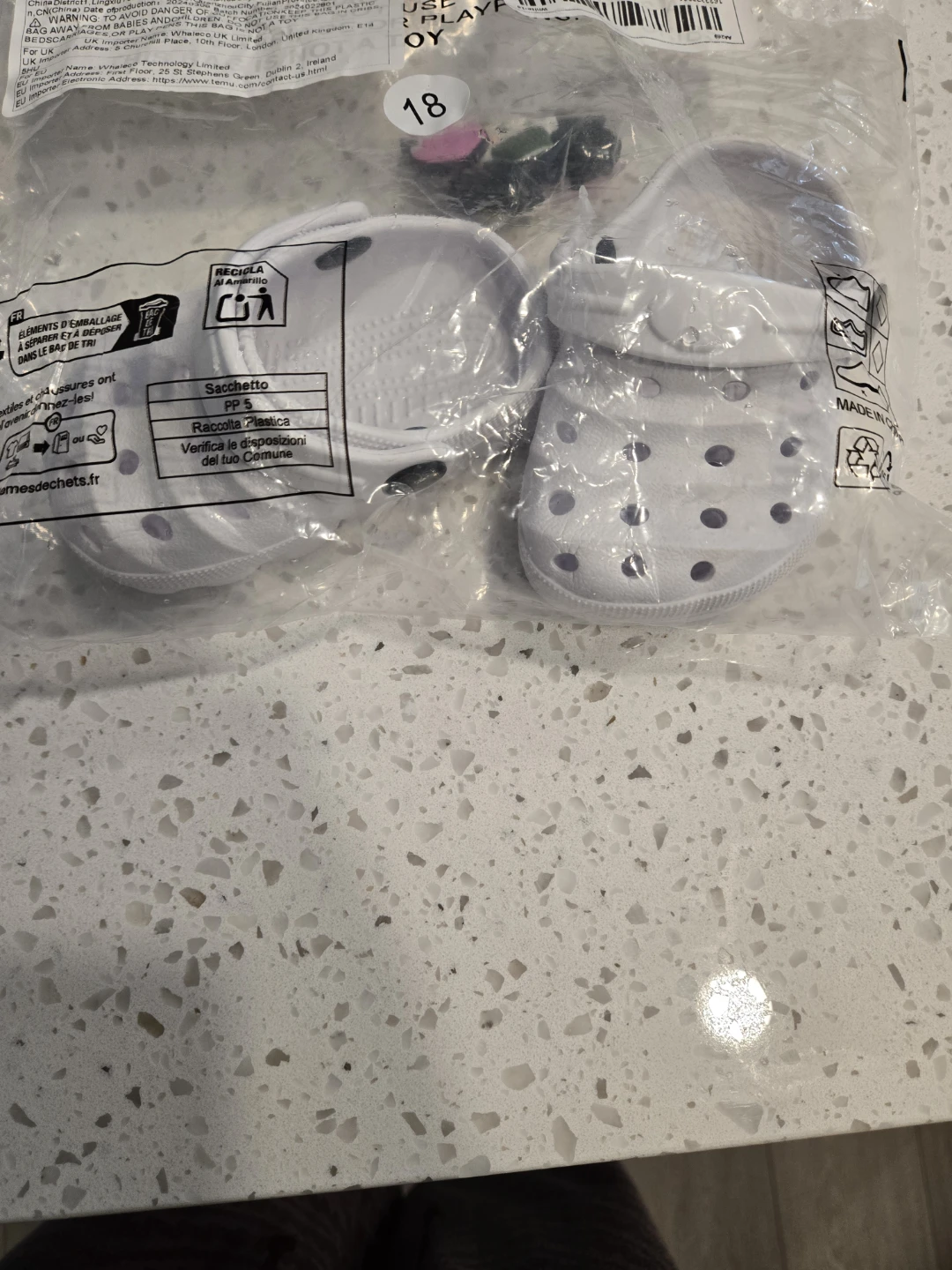 🌱White Crocs-style Clogs with Charms - Size 18 US 3 - photo 4