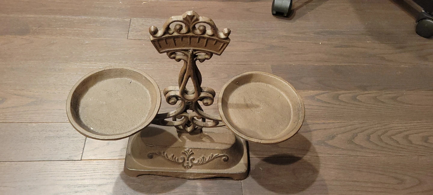 Decorative Cast Iron Balance Scale