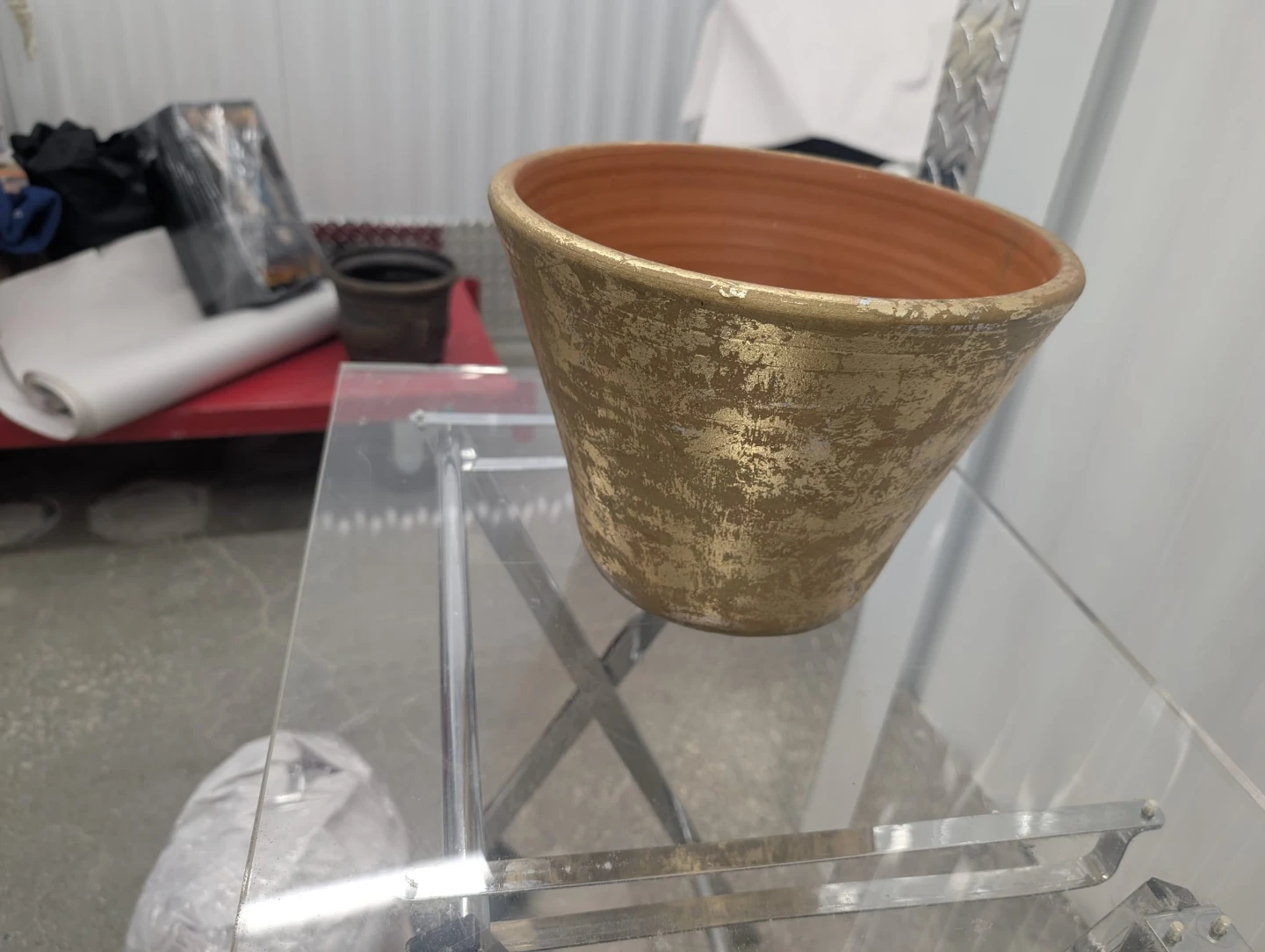 Gold finish terra cotta planter pot - photo 4