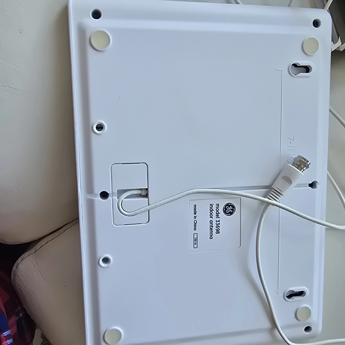 GE Indoor Antenna Model 33698 - photo 3