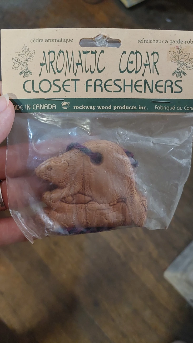 Aromatic Cedar Closet Fresheners - Beaver Shape