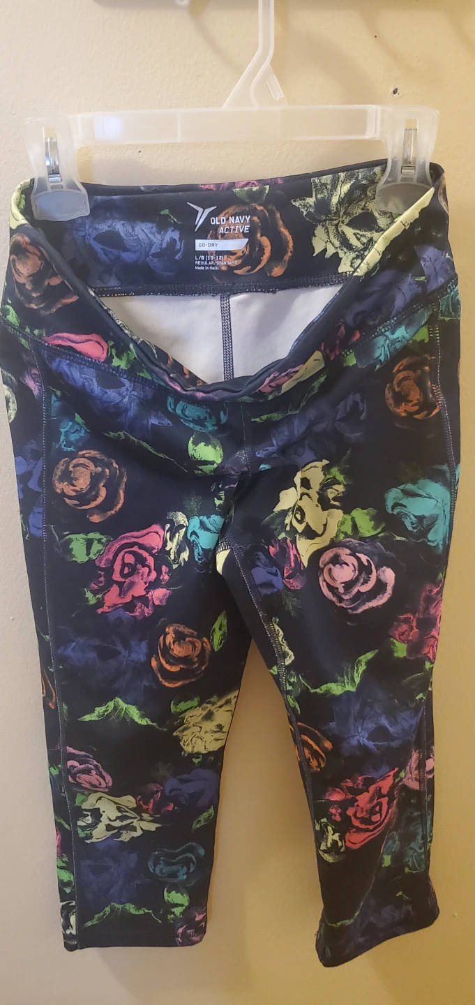 Old Navy Active Floral Capris Size L