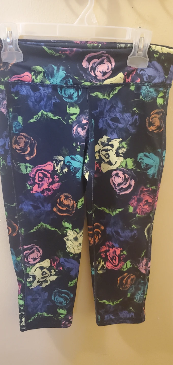 Old Navy Active Floral Capris Size L - photo 2