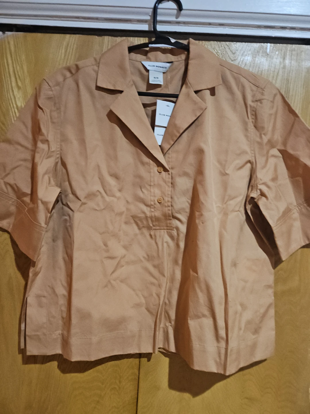 Club Monaco Sandstone Tan Cropped Collar Shirt - Size M