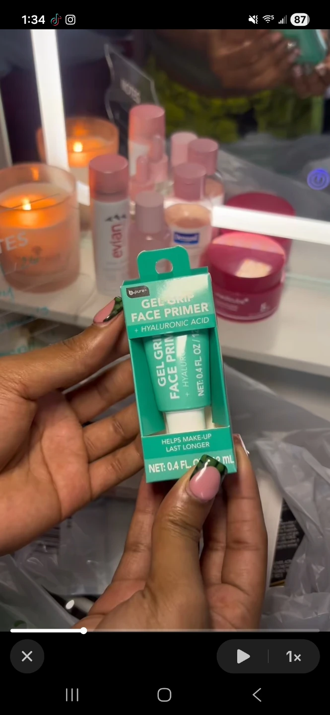 B.Pure Gel Grip Face Primer with Hyaluronic Acid