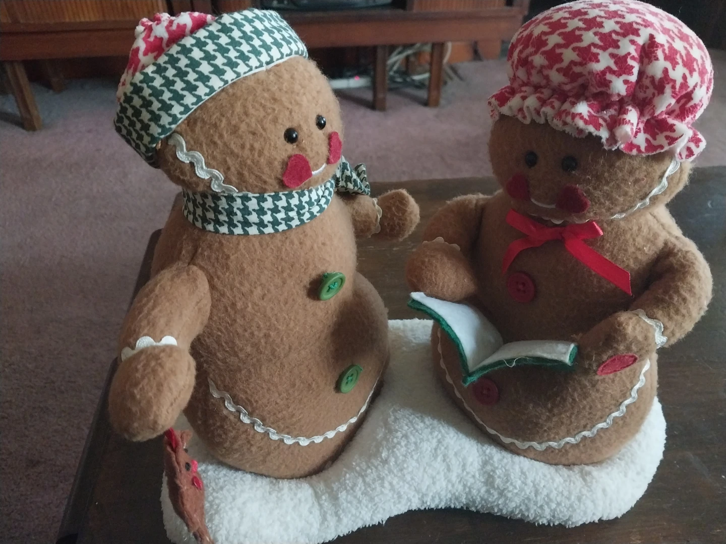 Musical Gingerbread Couple Christmas Decorations - photo 4