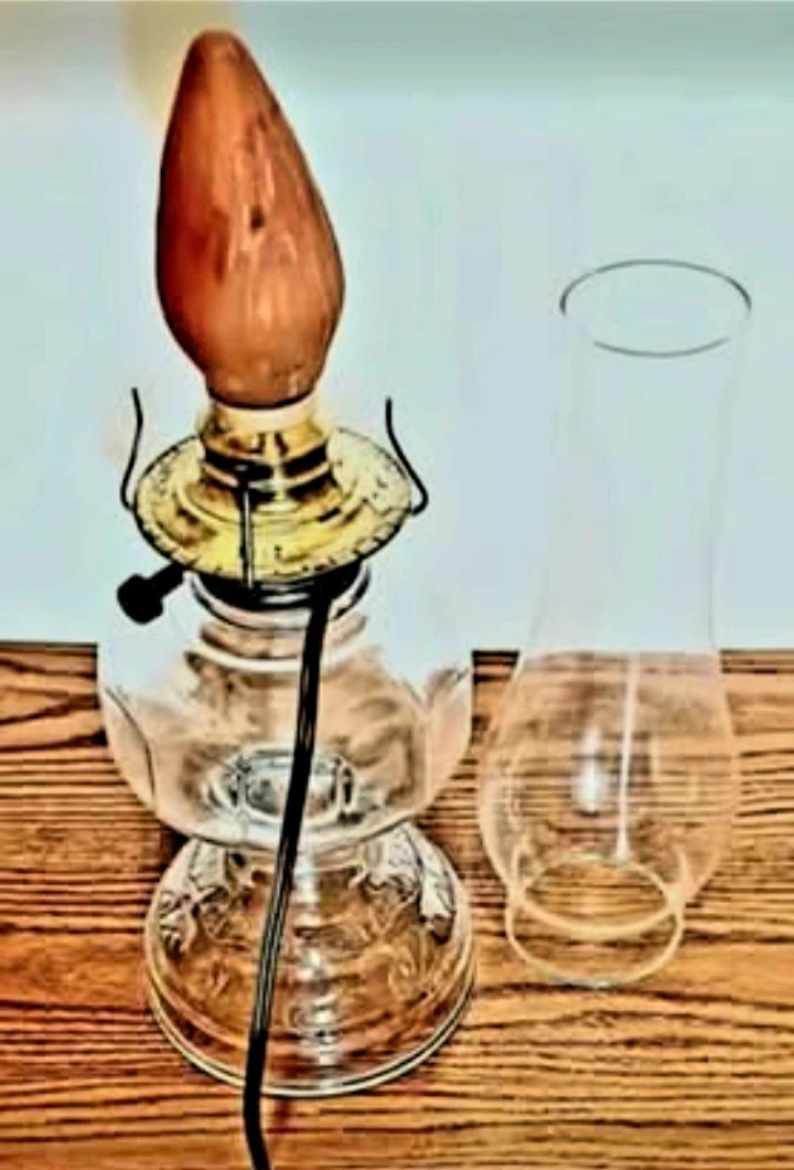 Tall Textured Glass Electric Oil Lamp - photo 2