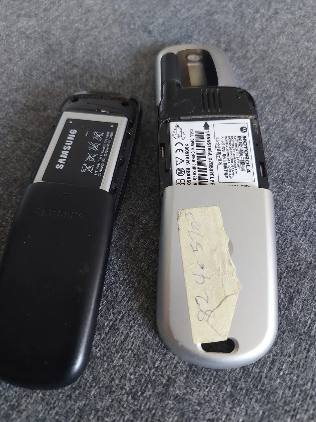 Samsung AT&T & Motorola V177 Vintage Flip Phones
