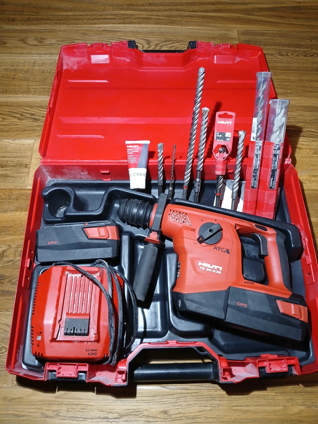 Hilti TE 30-A36 Rotary Hammer with Drill Bits and Battery