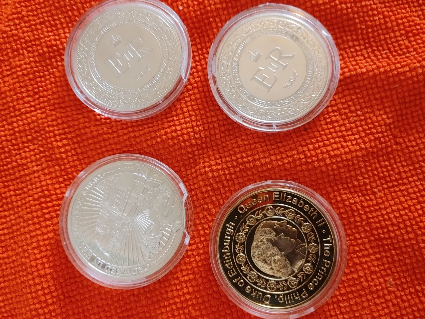 Set of 4 Queen Elizabeth II Commemorative Coins - photo 2