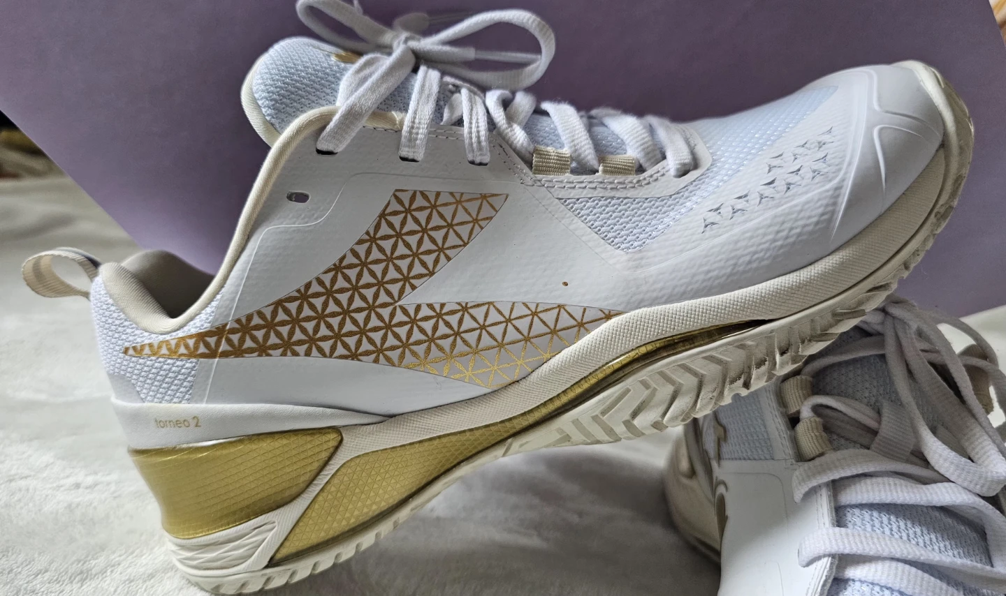 Diadora Women's Torneo 2 Tennis Shoes White/Gold Size 7.5