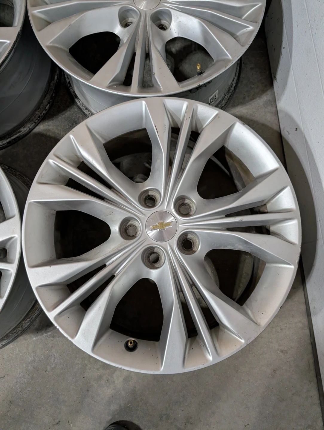 (4)-18 Inch Alloy Rims/TPMS Off 2014 Chevrolet Malibu 5x120 - photo 2