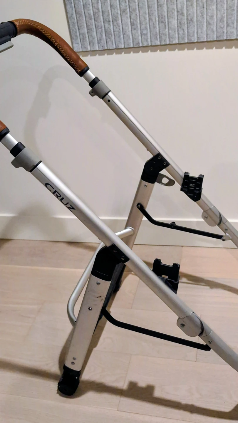 UPPAbaby Cruz Stroller w/ piggyback *bonus* leather frame - photo 5