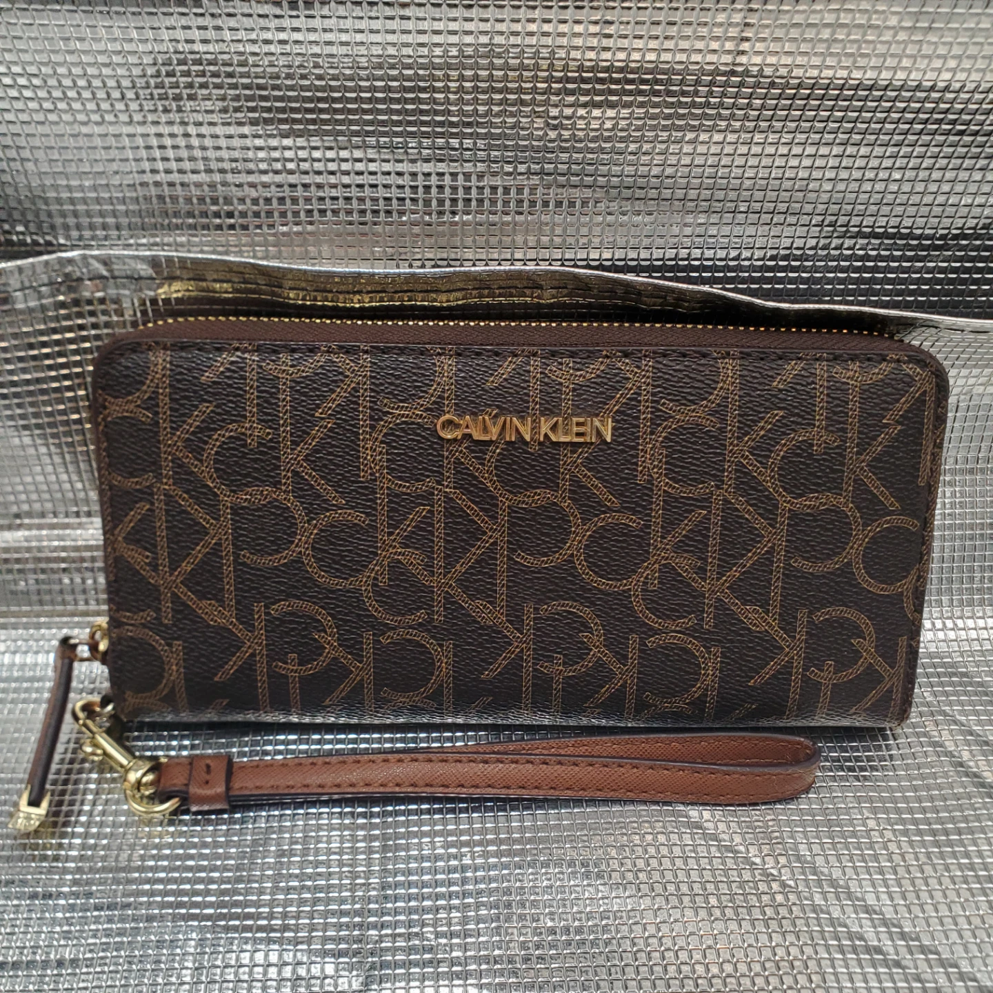 Calvin Klein Zip Around Wallet - Brown Monogram - photo 2