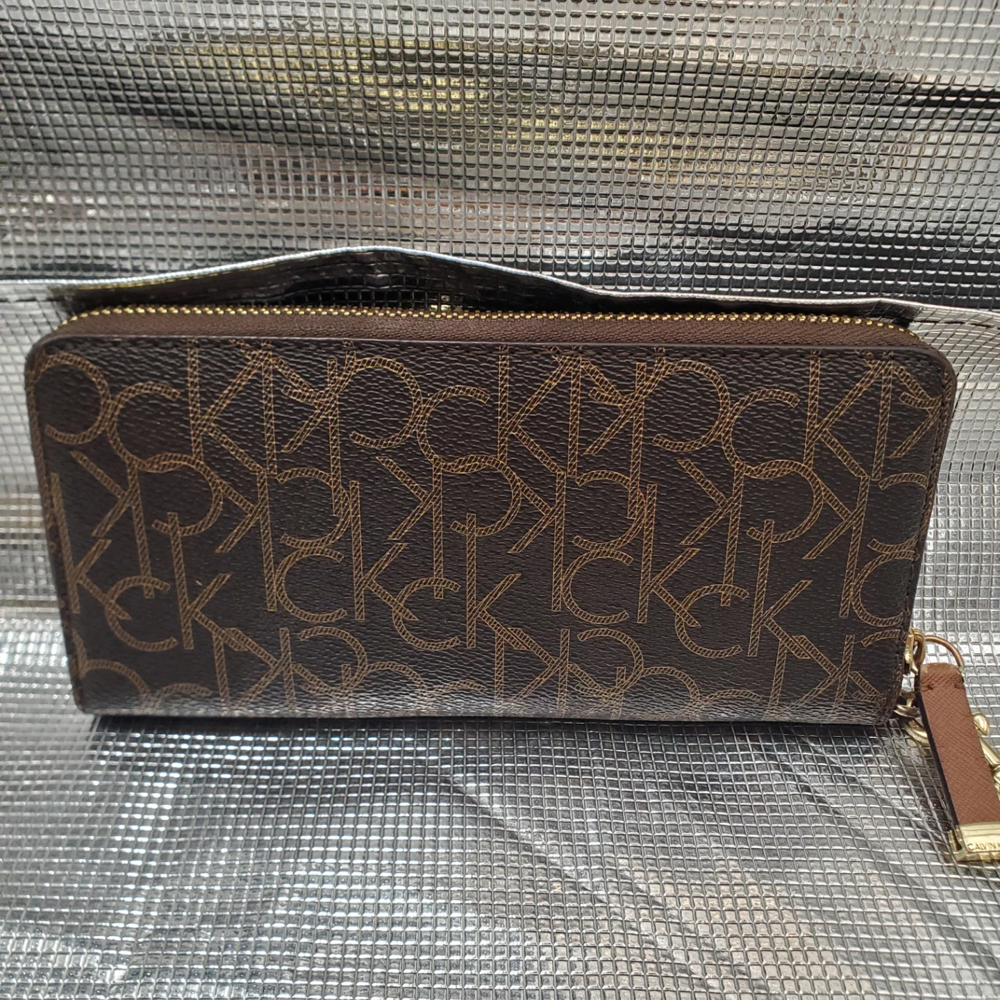 Calvin Klein Zip Around Wallet - Brown Monogram - photo 4