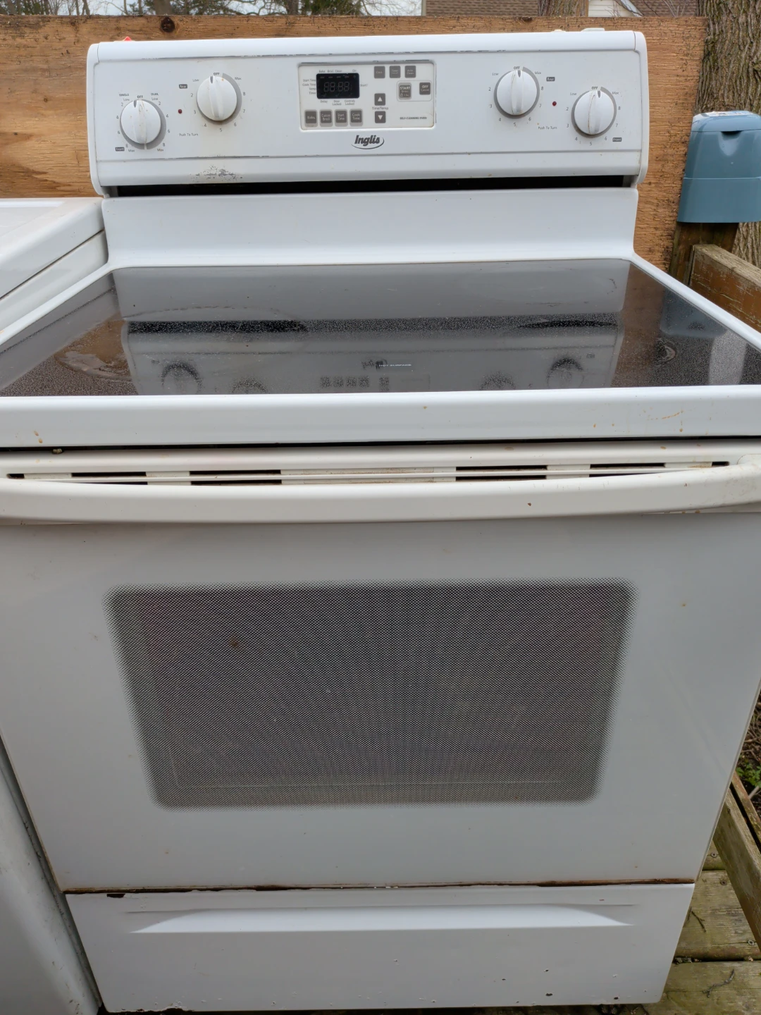 Inglis White Electric Stove