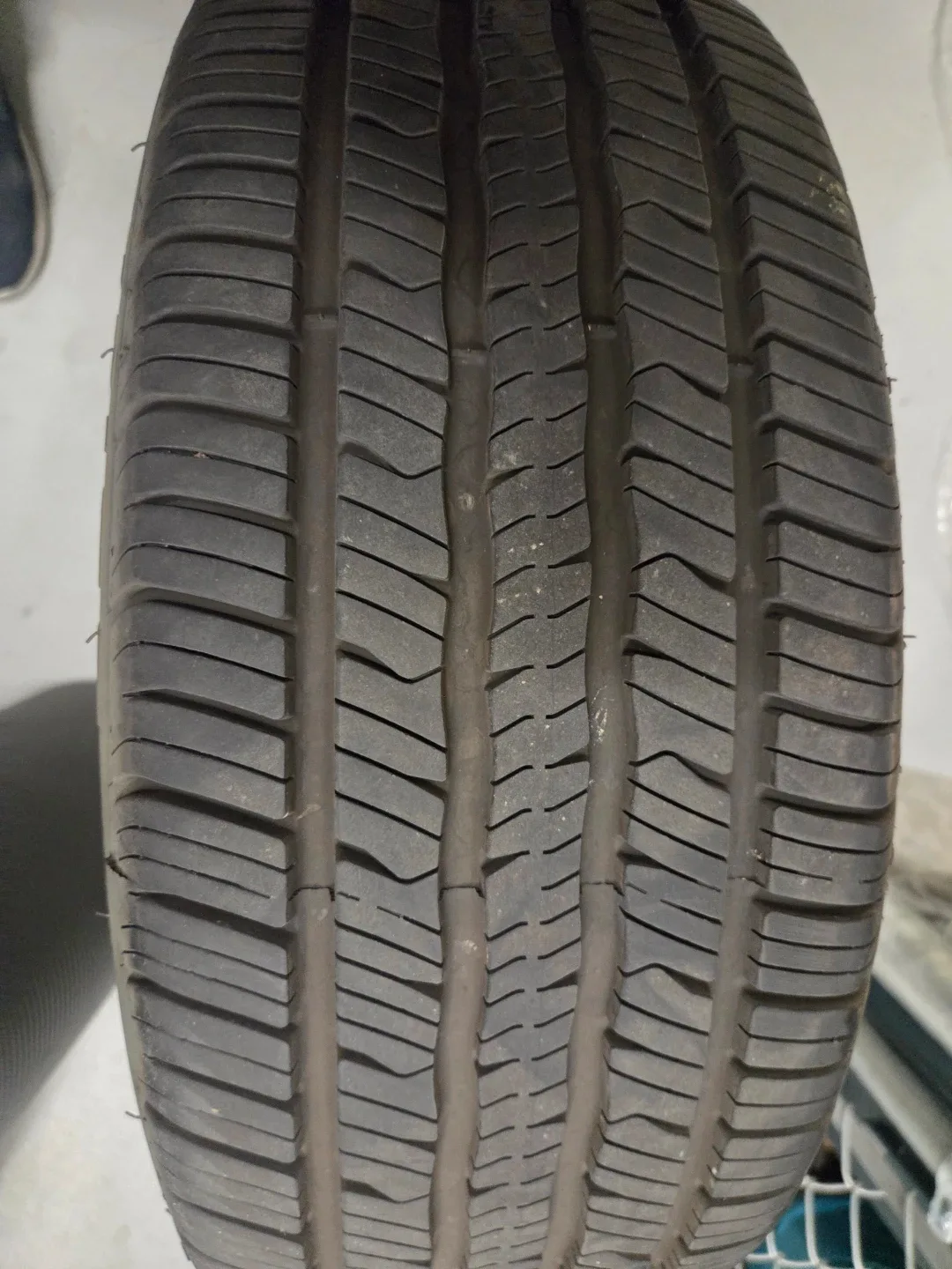 BFG Advantage Control  205/55 R16 91H All Season Tires - photo 3