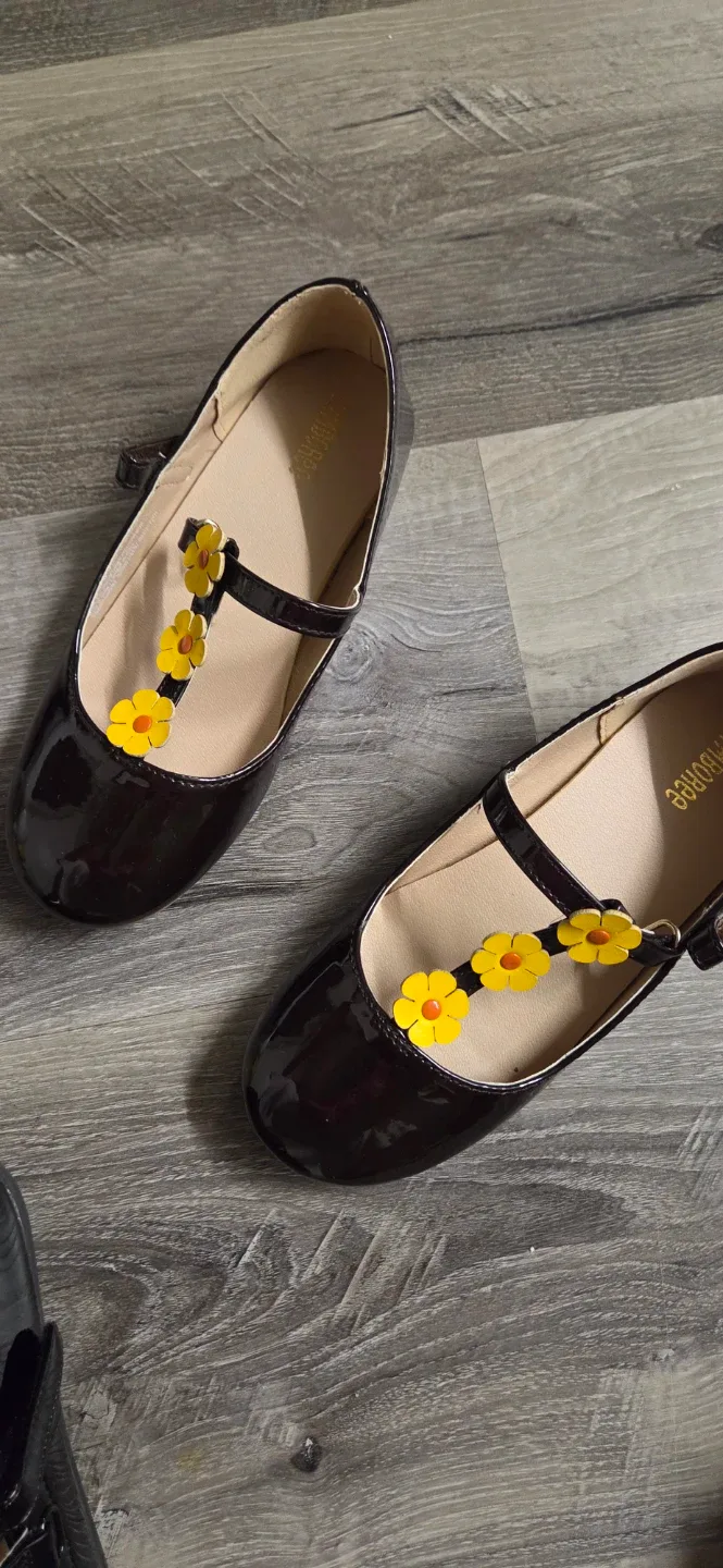 Gymboree Patent Mary Jane Shoes with Flower Detail - photo 3