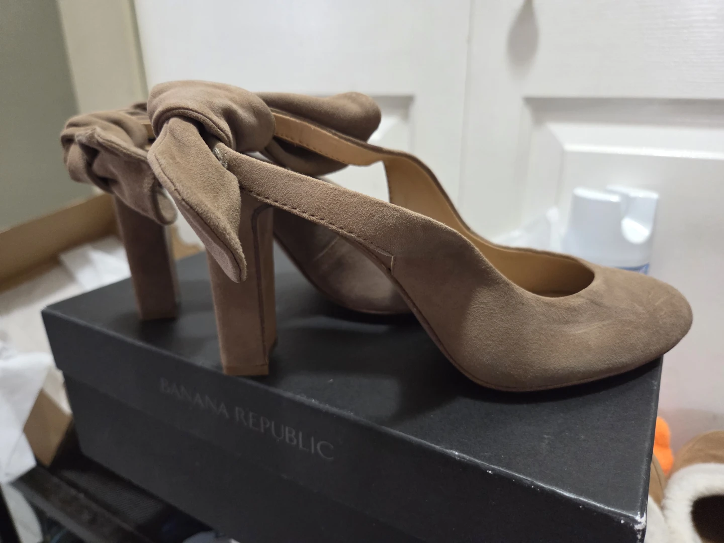 Banana Republic Suede Bow Heels - Tan - photo 4