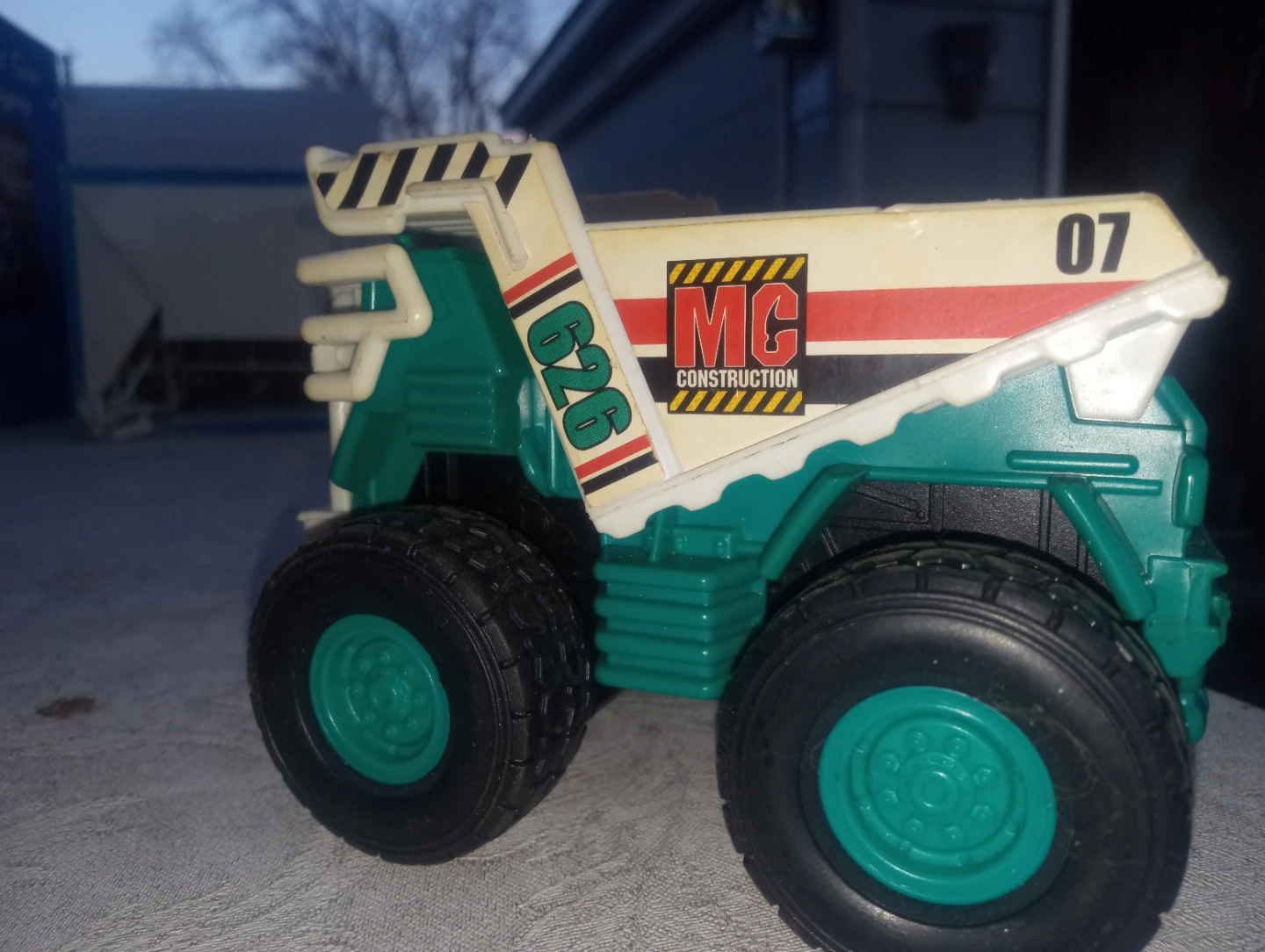 Vintage 90's MC Construction Toy Dump Truck - photo 2