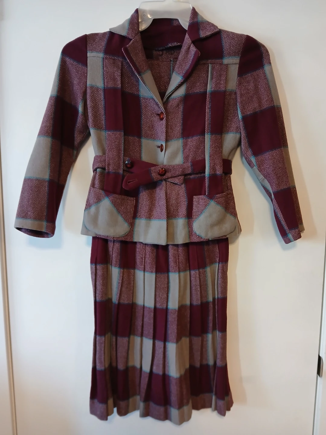 Nancy Lou Limited Plaid Skirt Suit Set. Size small. - photo 2
