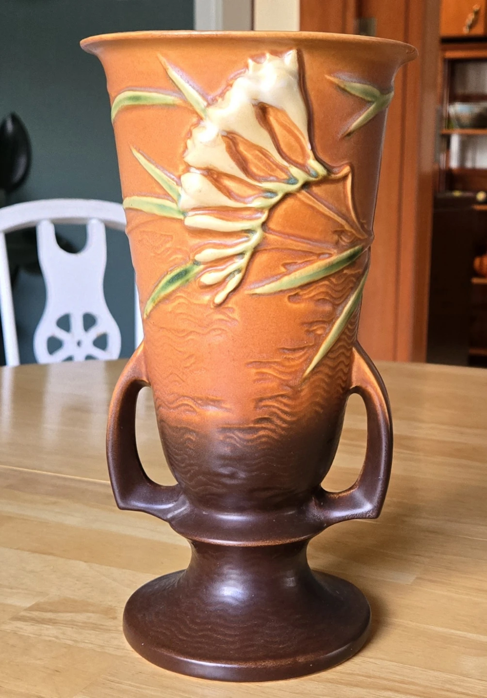 Roseville Pottery Vase - photo 3