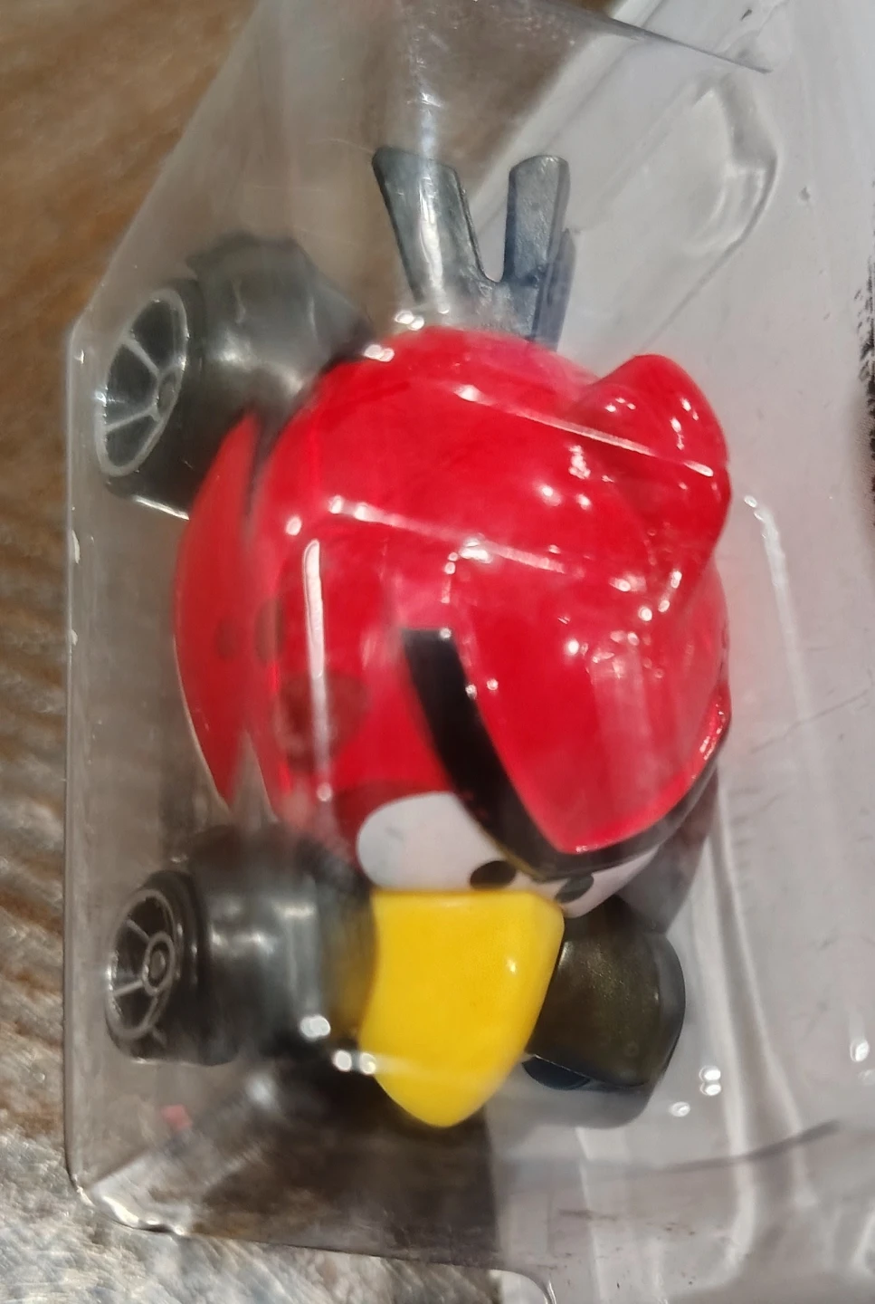 Hot Wheels Angry Birds Red Bird Die-Cast Car - photo 2