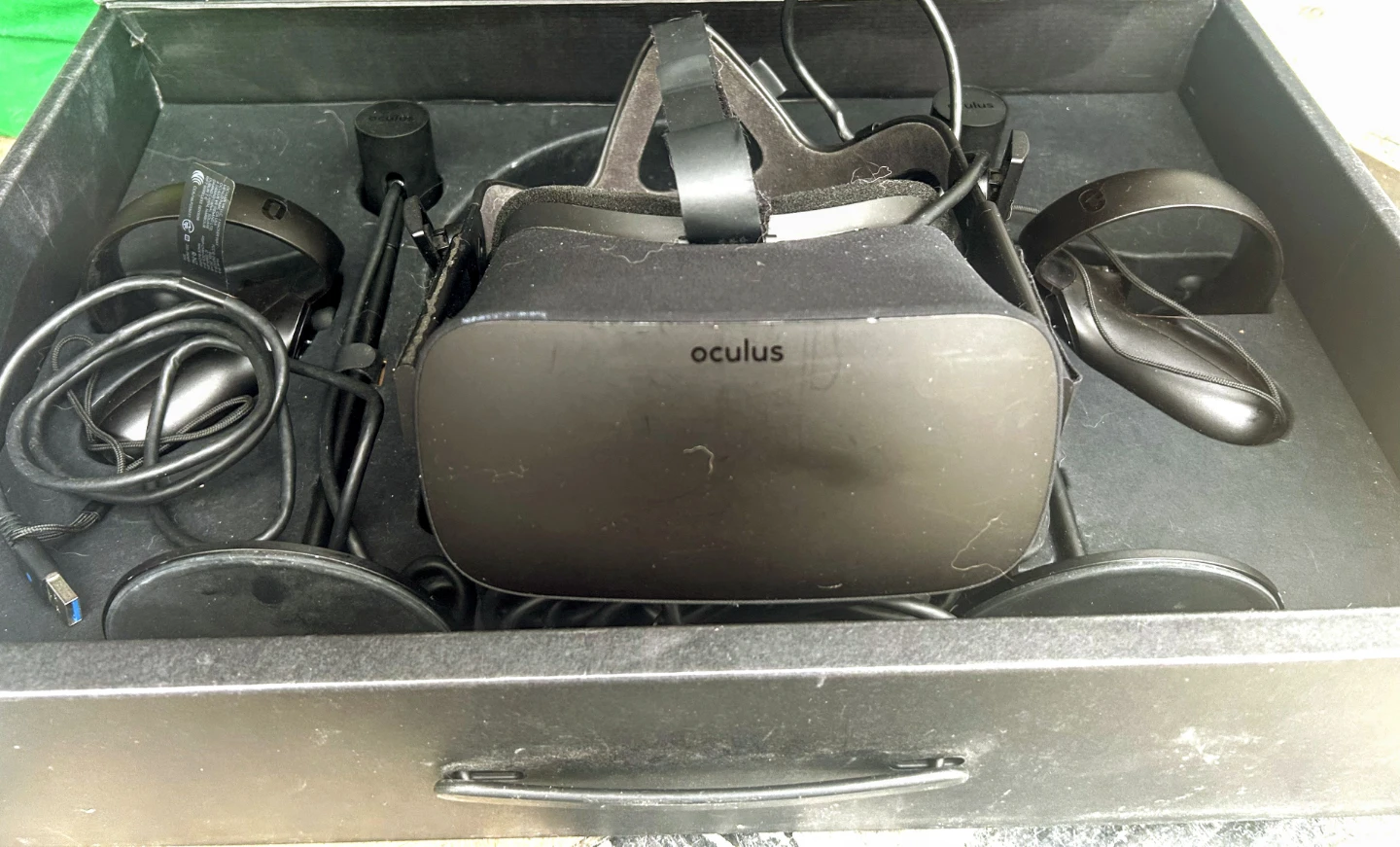 Oculus VR Headset and Controllers Set