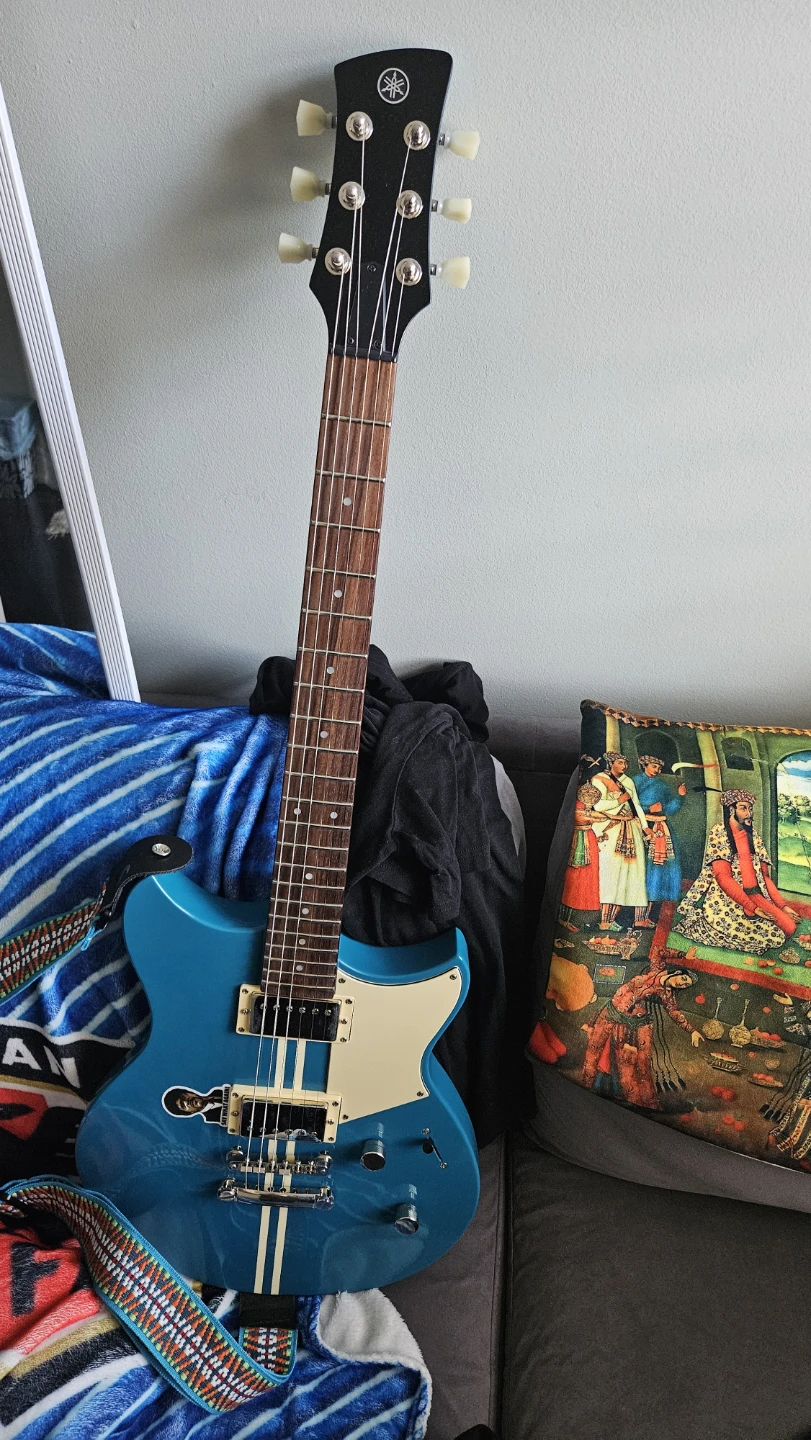 Yamaha Electric Guitar - photo 2