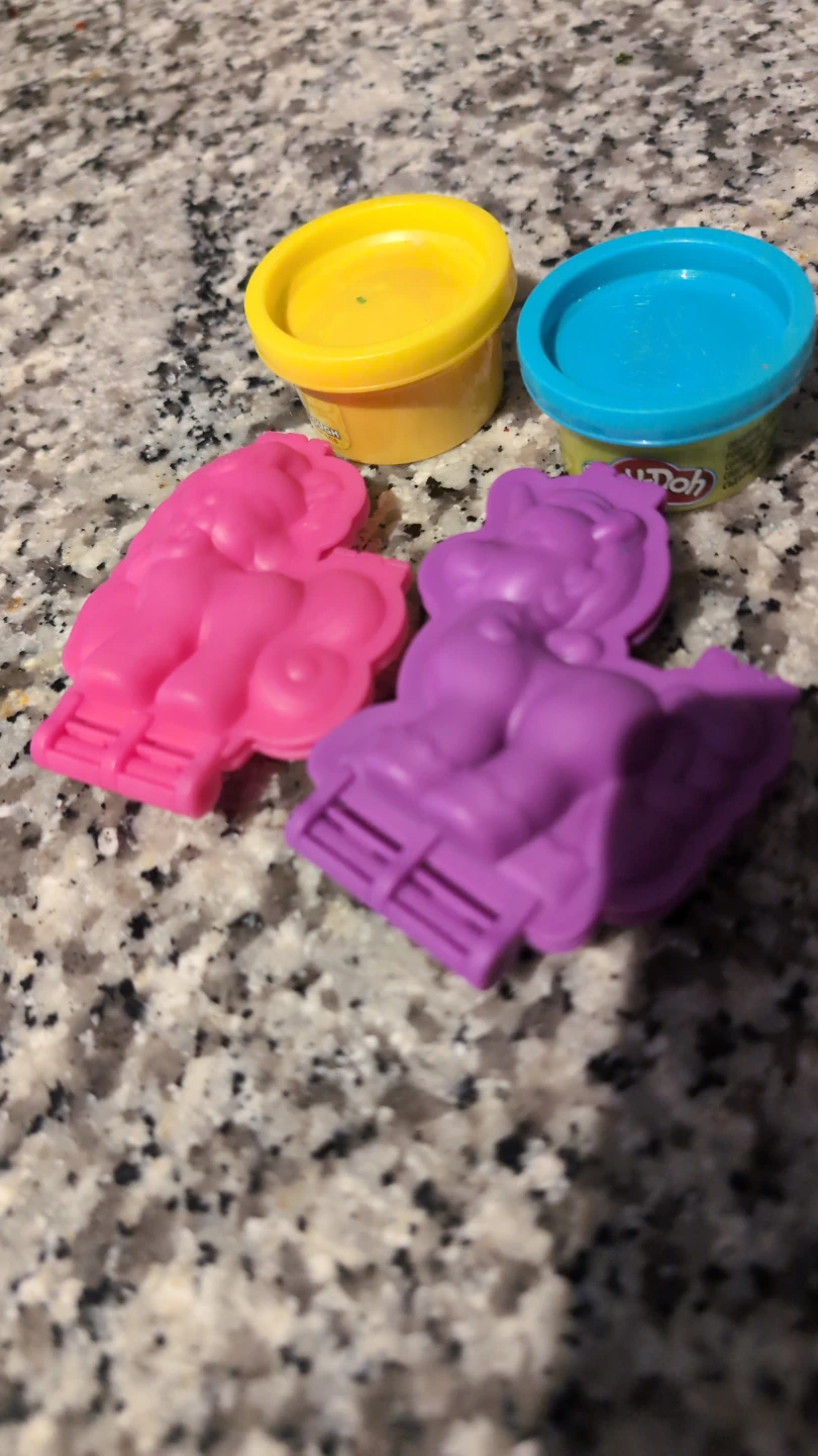 Play-Doh Animal Cutters with 2 boxes of playdoh
