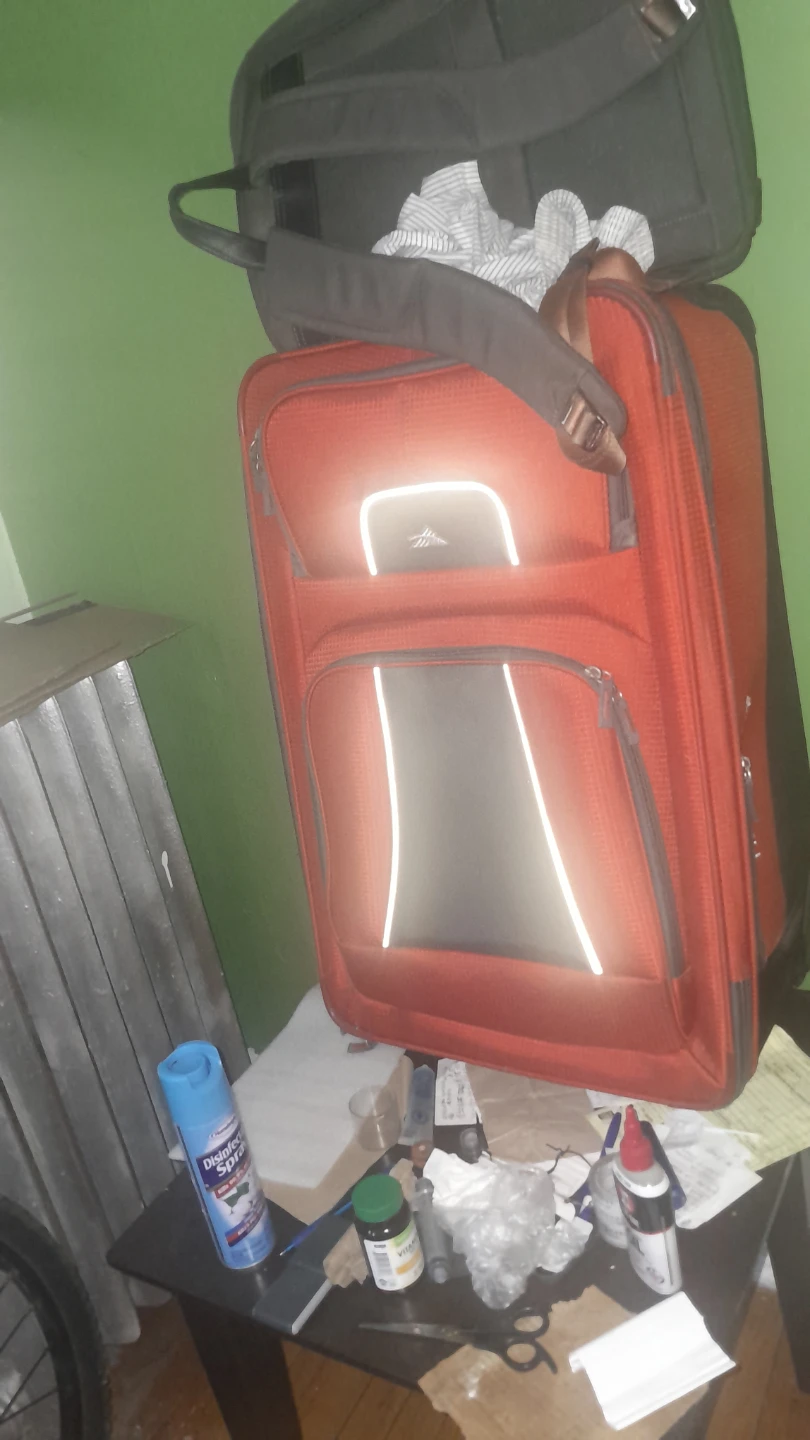 High Sierra Red Rolling Suitcase - photo 3