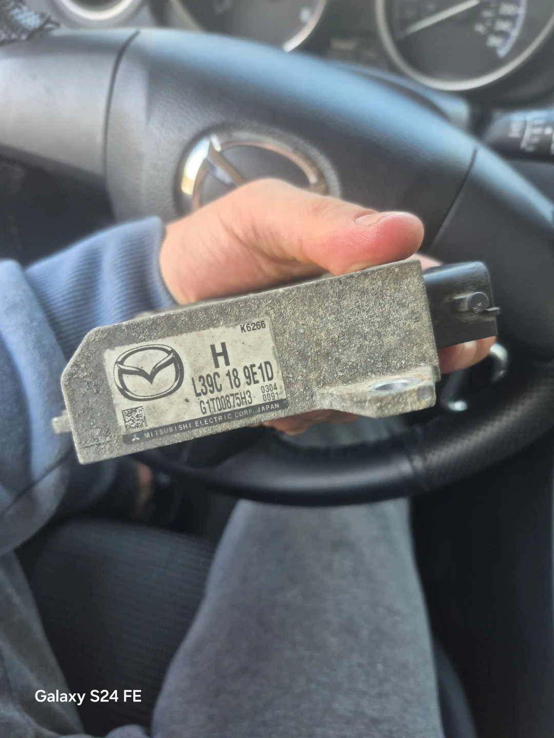 Mazda Electronic Control Unit L39C 18 9E1D - photo 2