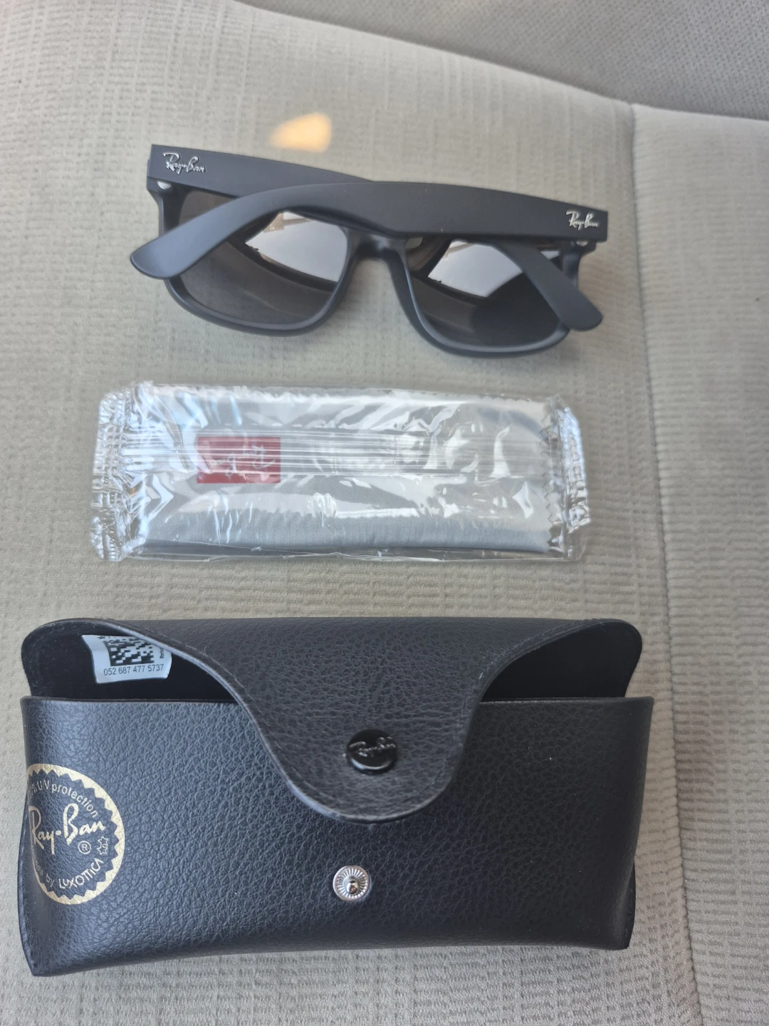 Ray-Ban Wayfarer Sunglasses - photo 2