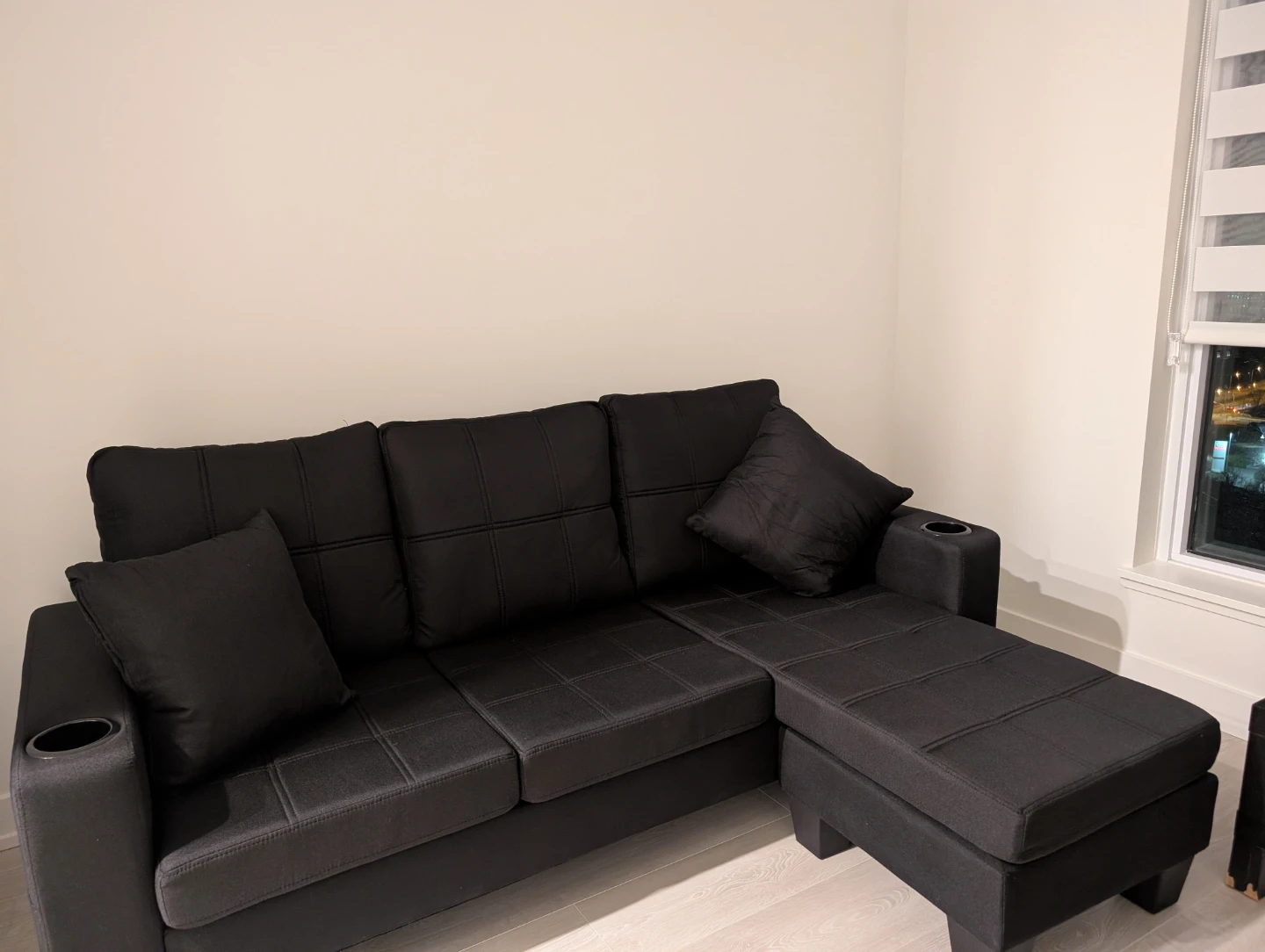 Black Sectional Couch with Chaise