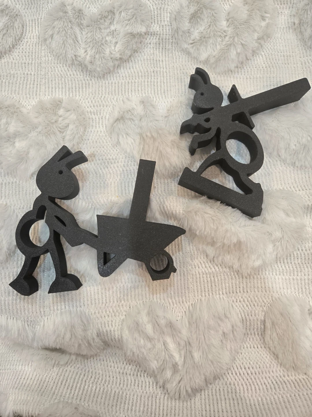 Ant-shaped toilet paper holders