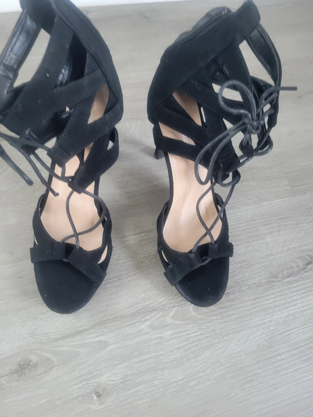 TOP MODA Black Lace-Up Gladiator Heels