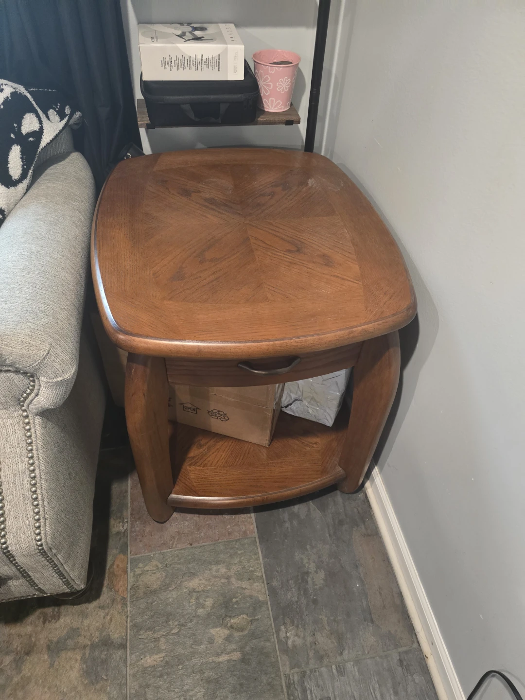 Liftable top Coffee table with 2 end tables. - photo 3