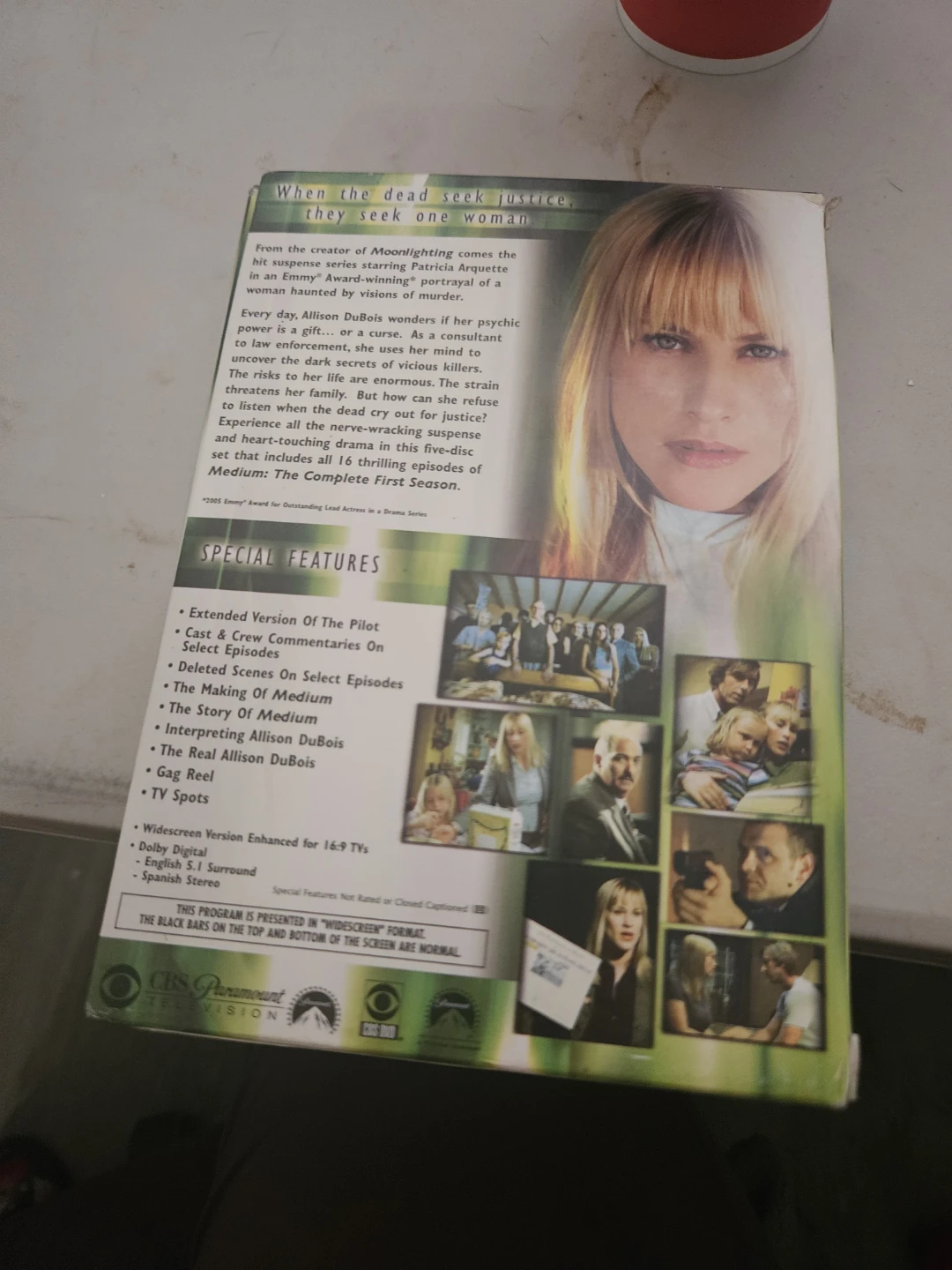 Medium: The Complete First Season DVD Set - photo 2