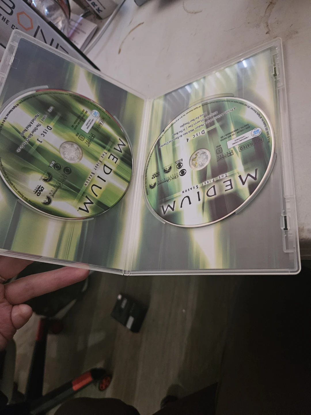 Medium: The Complete First Season DVD Set - photo 5