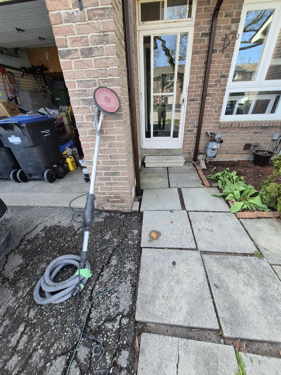 Wall Sander with Dust Hose