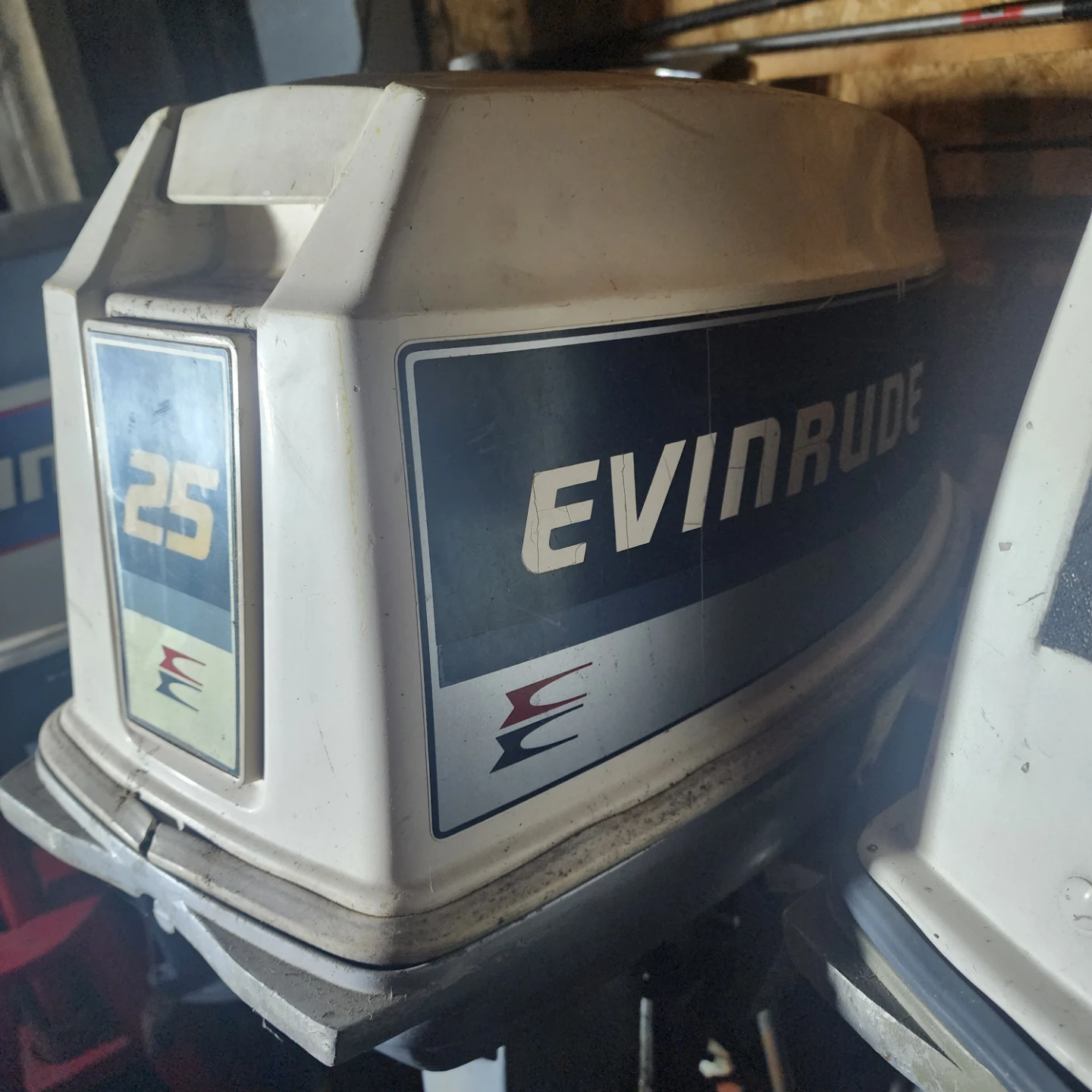 Evinrude 25 Outboard Motor