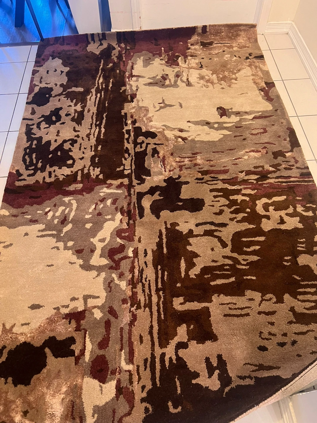 Hand-tufted Carpet 5' x 7'