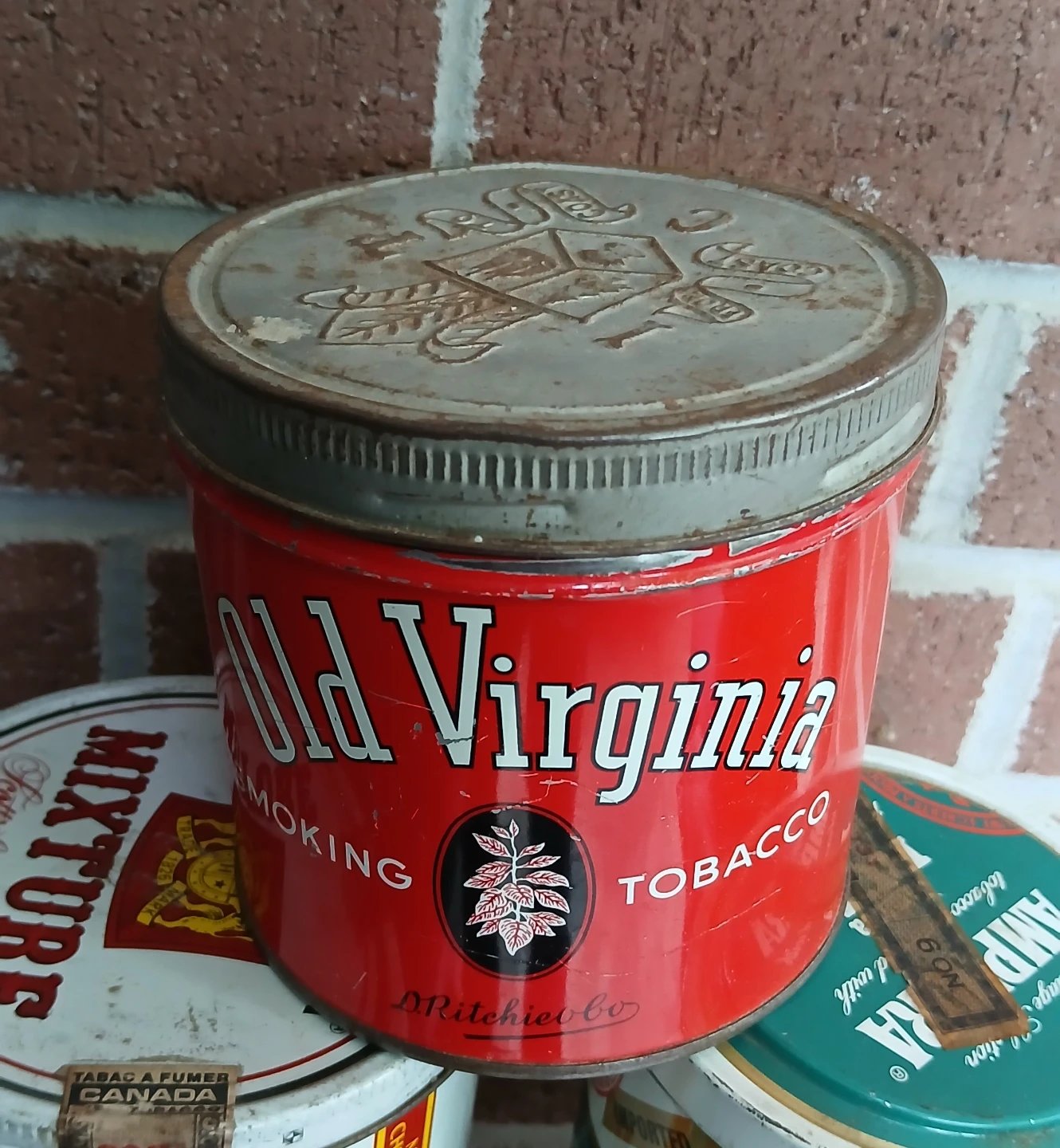 Vintage tins and V-Master Cigarette Maker with Original Box - photo 5
