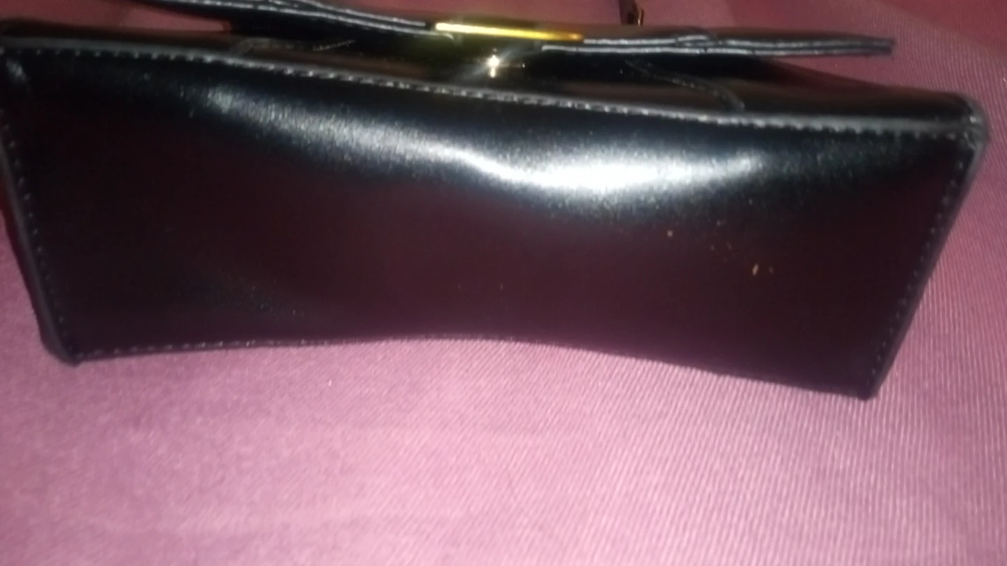 Black Handbag with 'B' Logo - photo 4