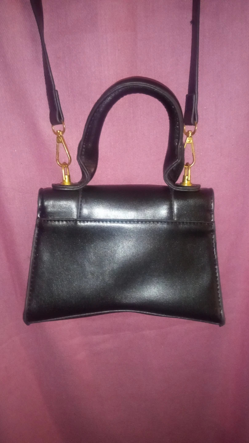 Black Handbag with 'B' Logo - photo 5